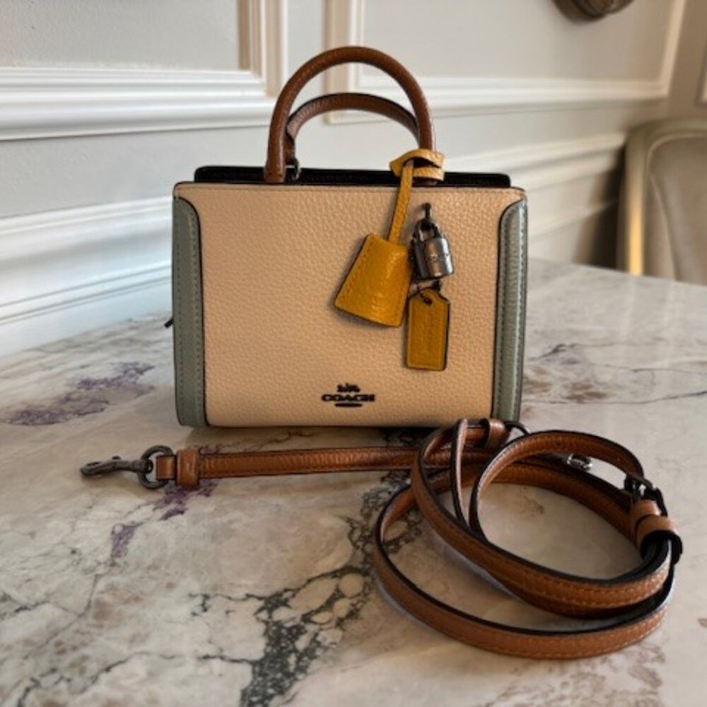 Coach Micro Zoe in Colorblock.  Fits iPhone 15 Pro and iPhone 16 EUC No Flaws - Picture 6 of 9